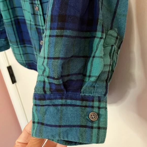 Old Navy plaid flannel button down shirt - Picture 3 of 7